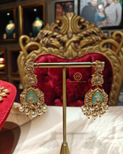 Emerald polki chocker set Hjp4092750