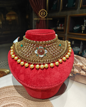 Mat gold chocker set Os335