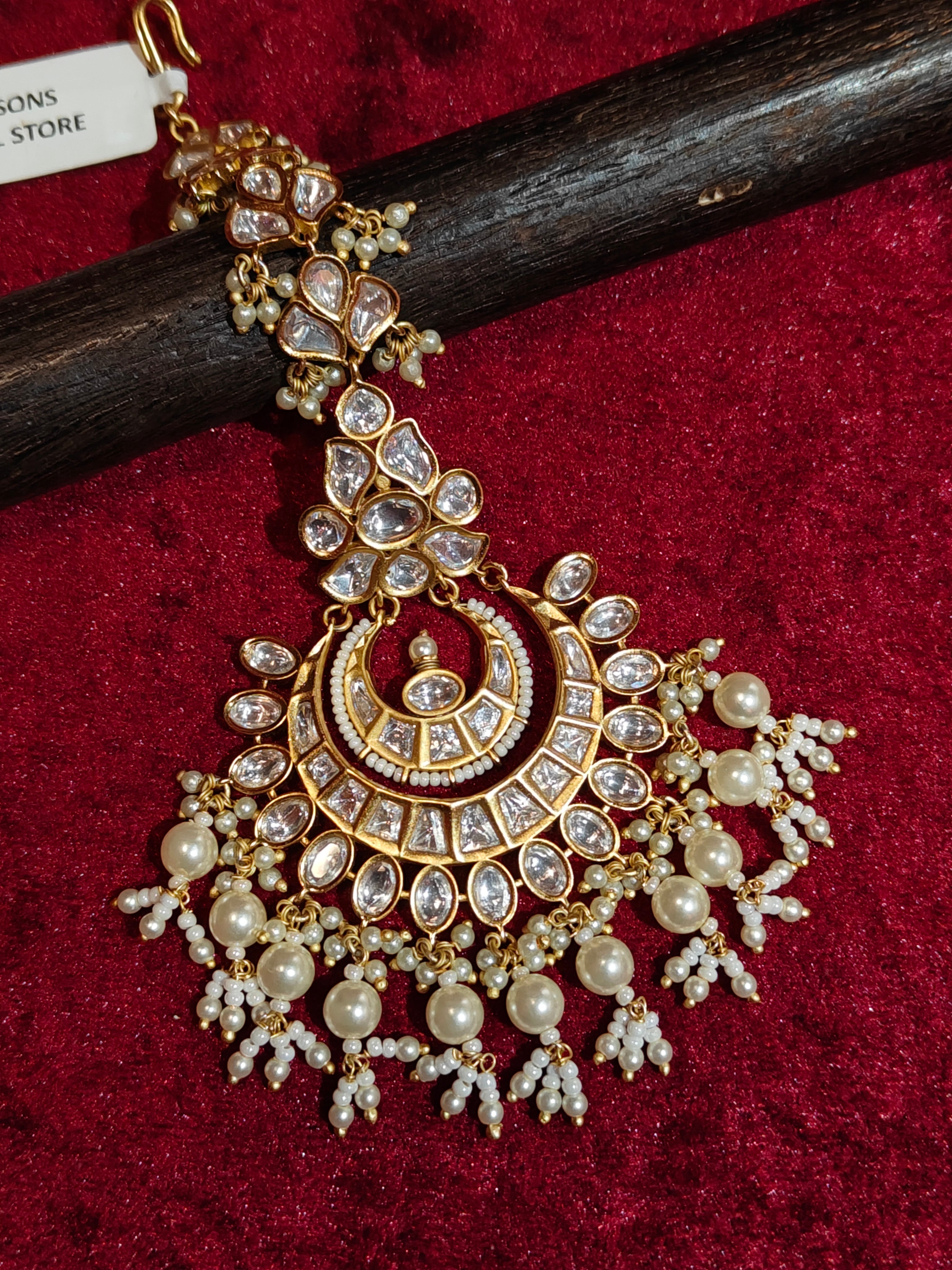 Kundan Maang Tikka 