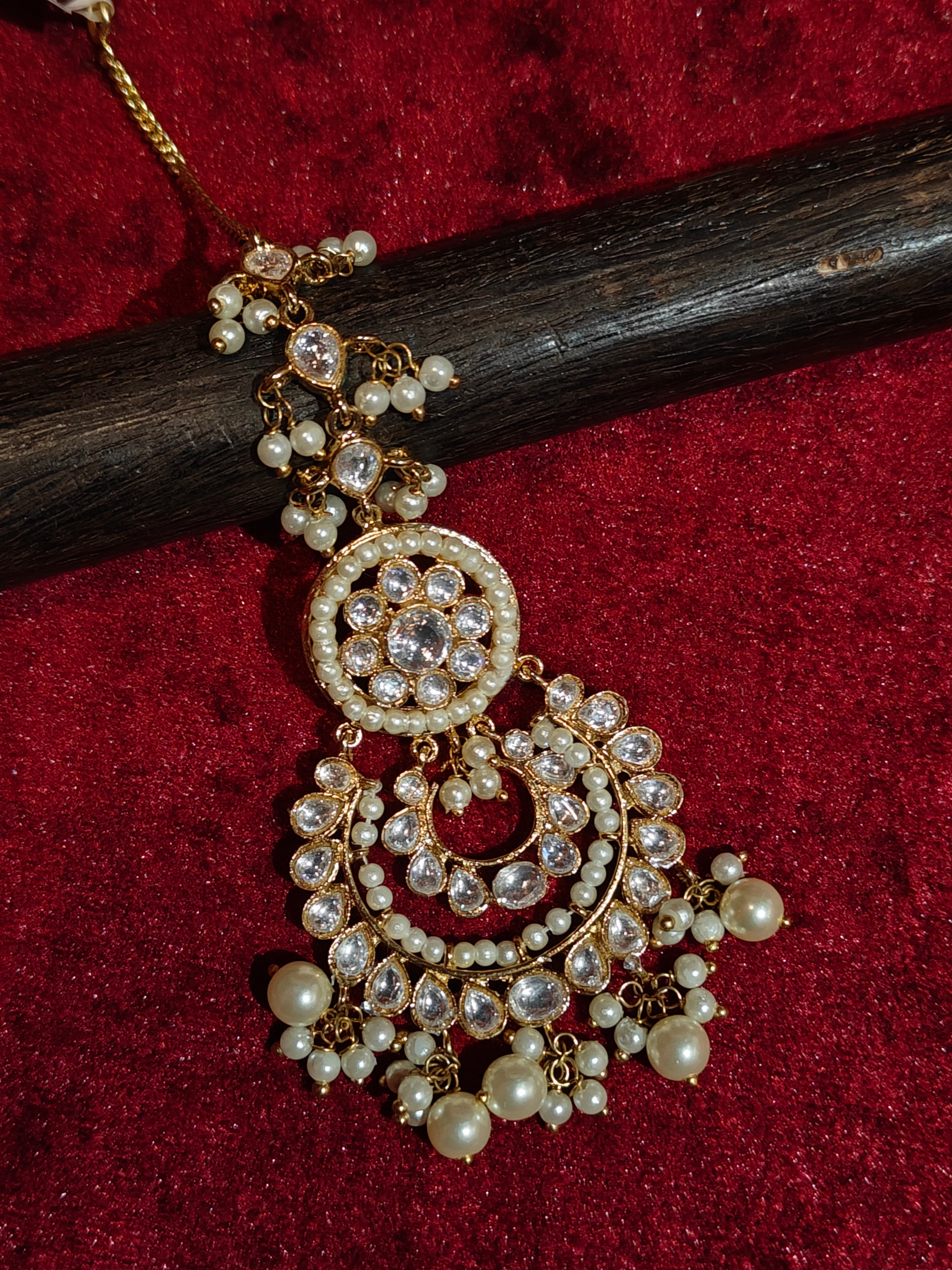 Kundan Maang Tikka 