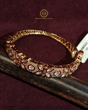 Kundan Bracelet VIV57