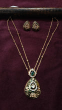 Kundan Pendant Set 