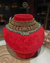 Temple Chocker set Kw4069050