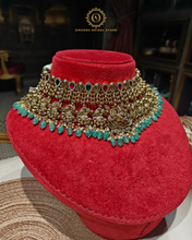 Temple Chocker set Kw4069050